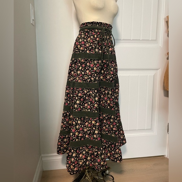 Gorgeous vintage tiered floral prairie skirt xs/s - Picture 5 of 8